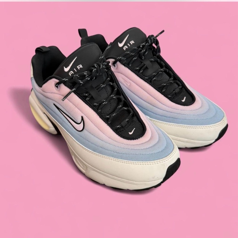 Nike Women's Portal Sneaker